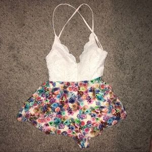 Solaris Style Floral Romper Size Medium